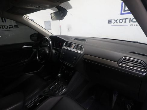 Used 2019 Volkswagen Tiguan SE image 36
