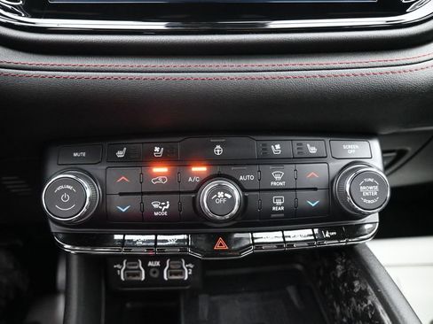 Used 2024 Dodge Durango R/T AWD/4WD image 17