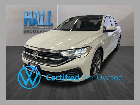 Certified 2023 Volkswagen Jetta SE w/ Panoramic Sunroof Package image 1