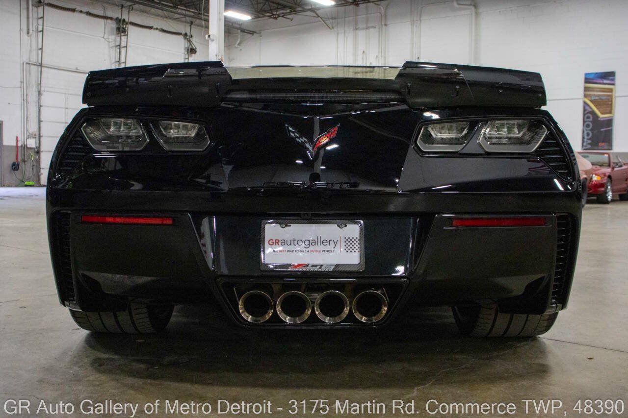 Used 2016 Chevrolet Corvette Z06 w/ 3LZ Preferred Equipment Group RWD image 7