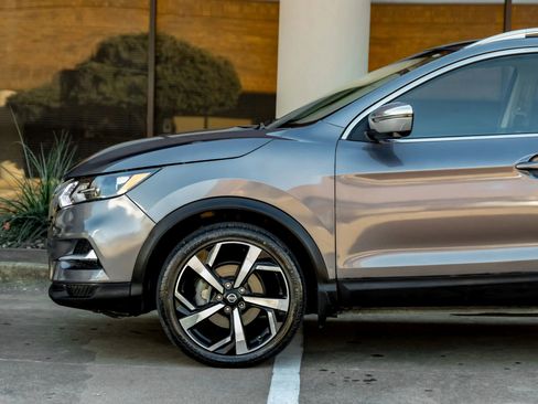 Used 2022 Nissan Rogue Sport SL AWD/4WD image 12