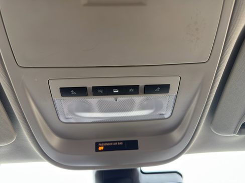 Used 2022 GMC Canyon Denali image 24