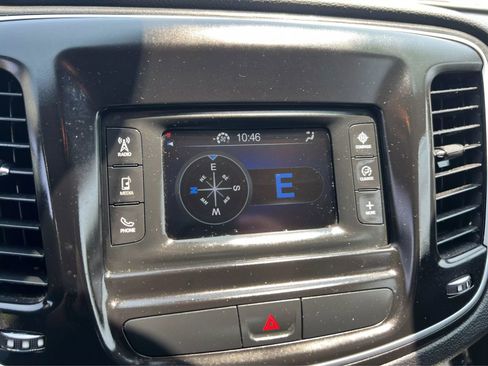 Used 2015 Chrysler 200 Limited image 31