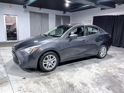 Used 2018 Toyota Yaris iA image 4