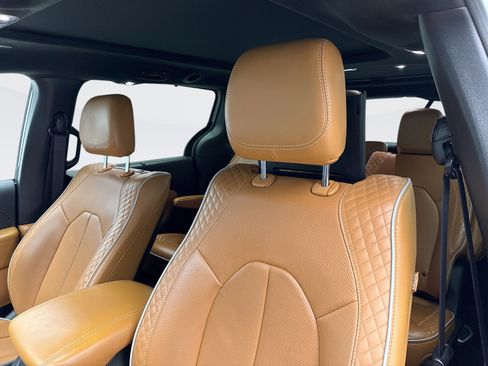 Used 2021 Chrysler Pacifica Pinnacle image 15