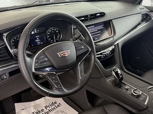 Used 2020 Cadillac XT5 Premium Luxury w/ LPO, Floor Liner Package AWD/4WD image 19