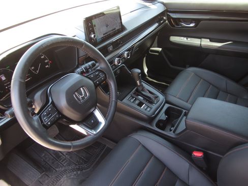 Used 2023 Honda CR-V Sport Touring image 17