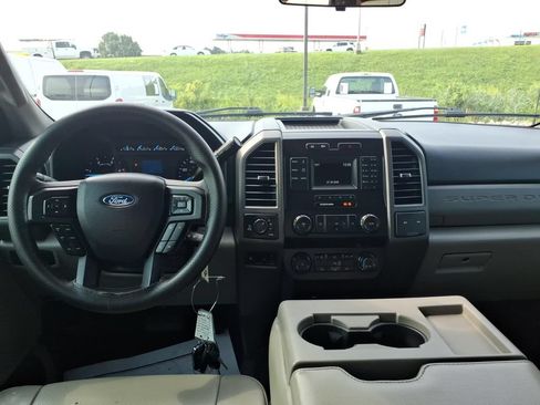 Used 2019 Ford F250 XL w/ Power Equipment Group AWD/4WD image 18