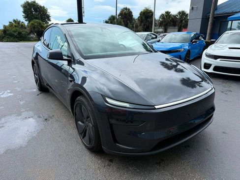 Used 2026 Tesla Model Y 2WD image 3