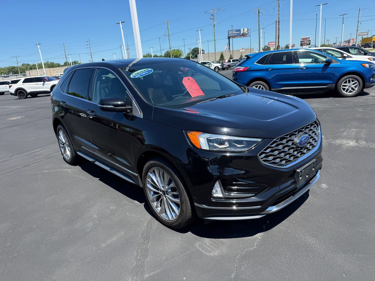 Used 2022 Ford Edge Titanium w/ Equipment Group 301A AWD/4WD image 3