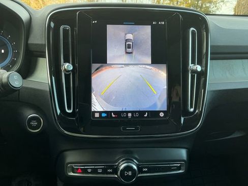 Used 2024 Volvo XC40 B5 Plus image 20