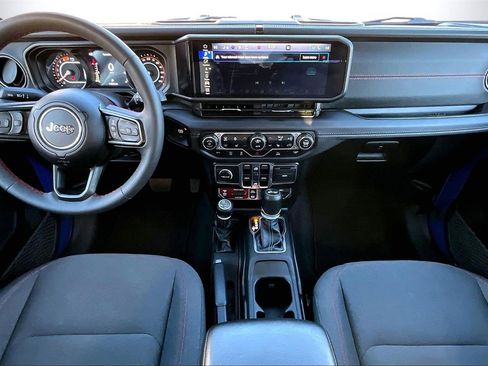 Certified 2024 Jeep Wrangler Unlimited Rubicon w/ Technology Group image 15