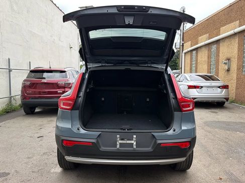 Used 2021 Volvo XC40 T4 Momentum FWD image 27