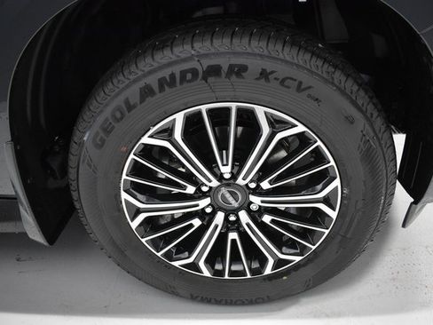 New 2026 Nissan Armada Platinum image 10