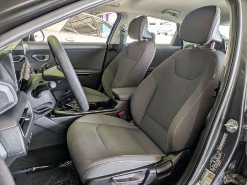 Used 2025 Kia K4 FWD image 23