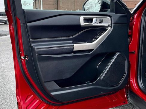 Certified 2022 Ford Explorer Limited w/ Equipment Group 301A image 22