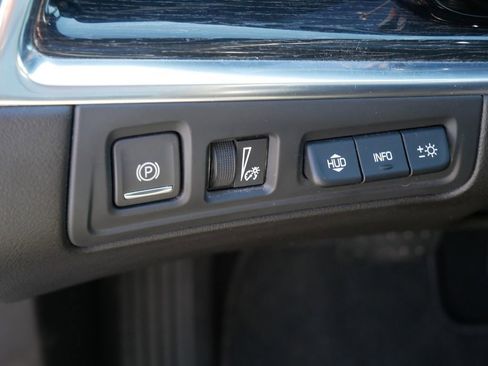 Used 2021 Cadillac XT5 Premium Luxury image 17