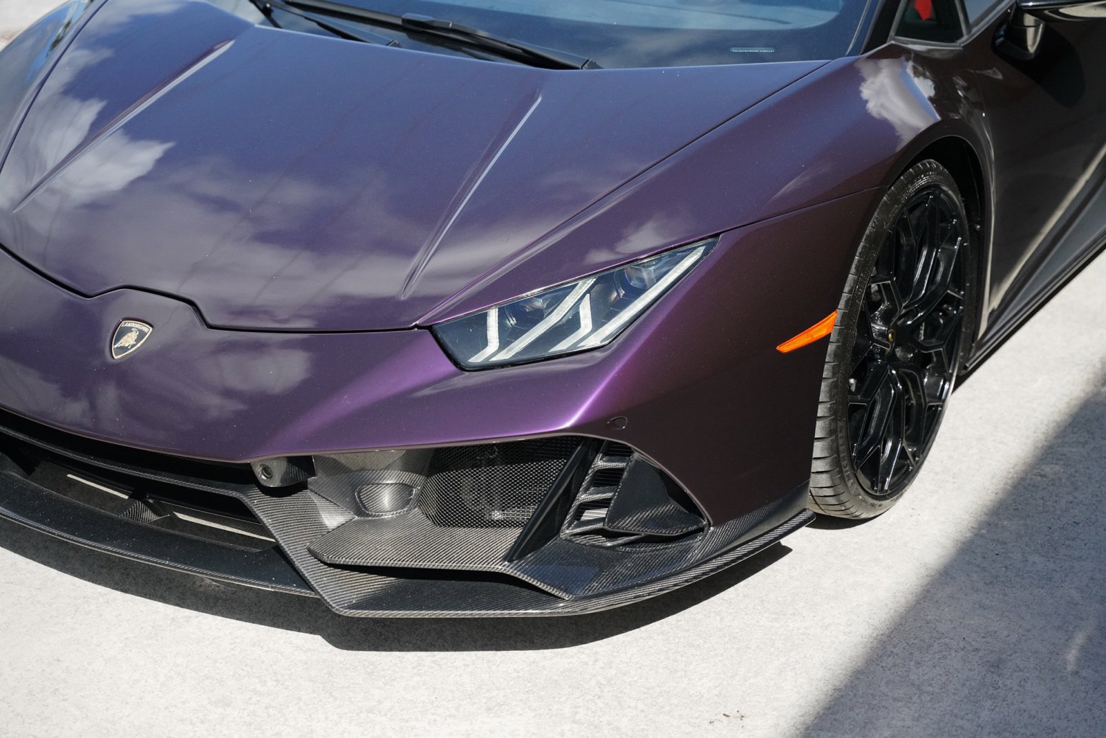Used 2022 Lamborghini Huracan EVO RWD image 12