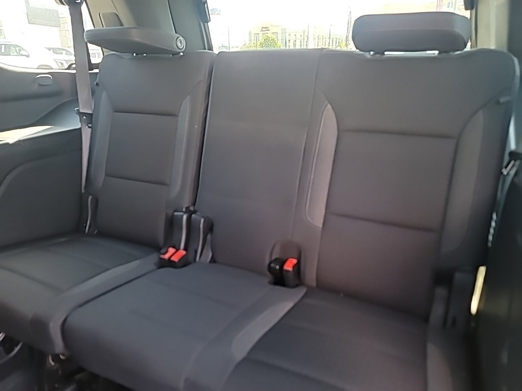 Used 2025 Chevrolet Tahoe LS RWD image 11