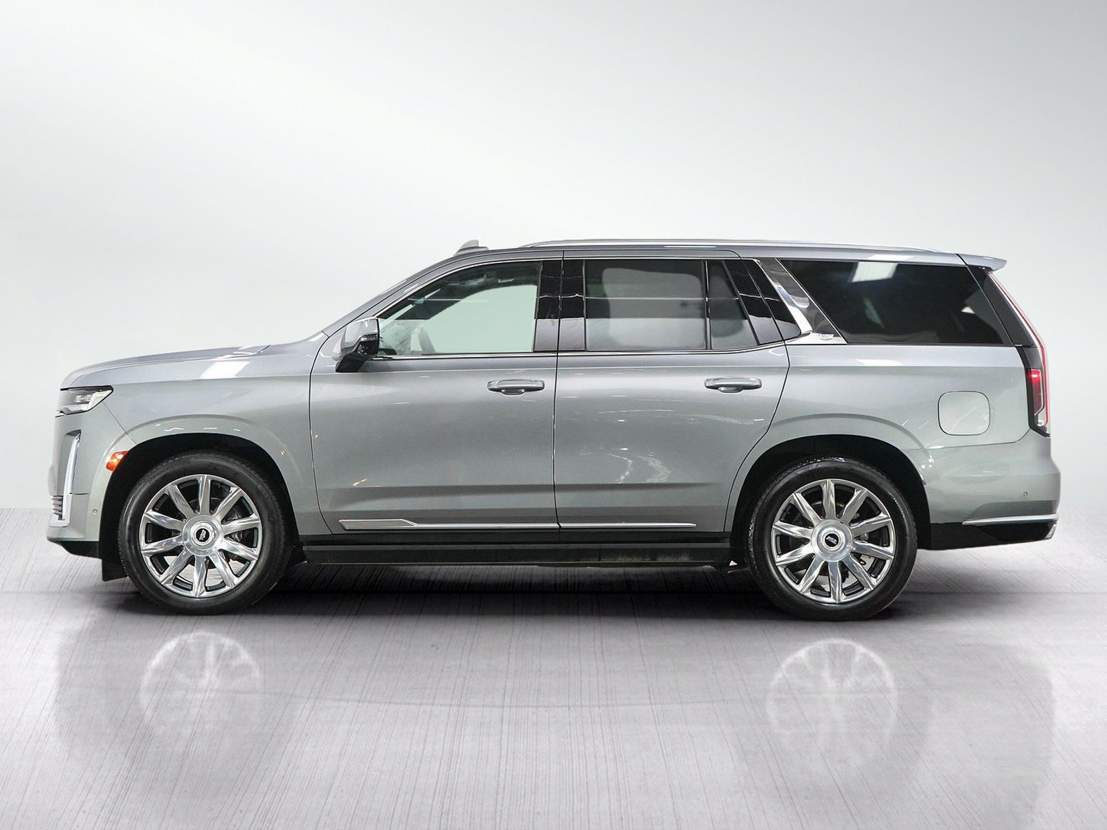 Used 2024 Cadillac Escalade Premium Luxury Platinum AWD/4WD image 2