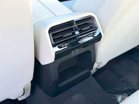 New 2026 BMW i5 eDrive40 image 19