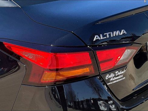 Used 2025 Nissan Altima 2.5 SV image 23
