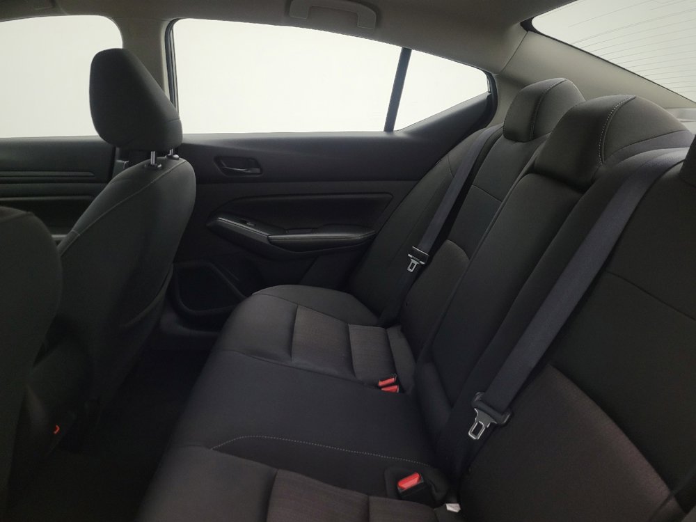 Used 2025 Nissan Altima 2.5 SV FWD image 18