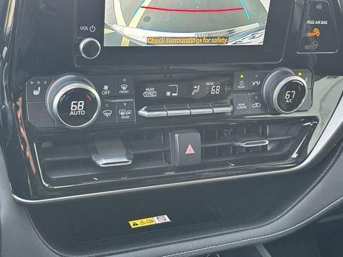 Used 2023 Toyota Highlander XLE image 20