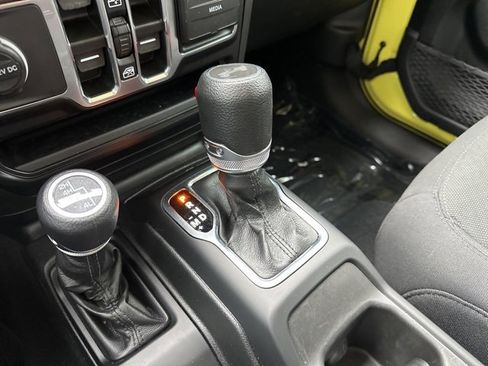 Used 2023 Jeep Wrangler Willys image 17