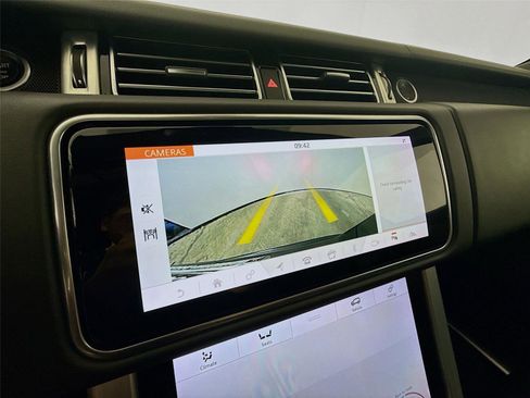 Used 2019 Land Rover Range Rover HSE image 7