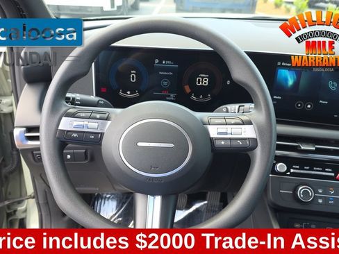 Used 2025 Hyundai Santa Cruz SE FWD image 16