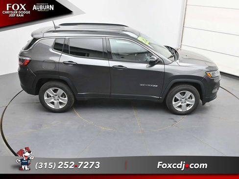 Used 2022 Jeep Compass Latitude w/ Convenience Group AWD/4WD image 32