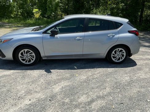 Used 2025 Subaru Impreza 2.0i AWD/4WD image 2