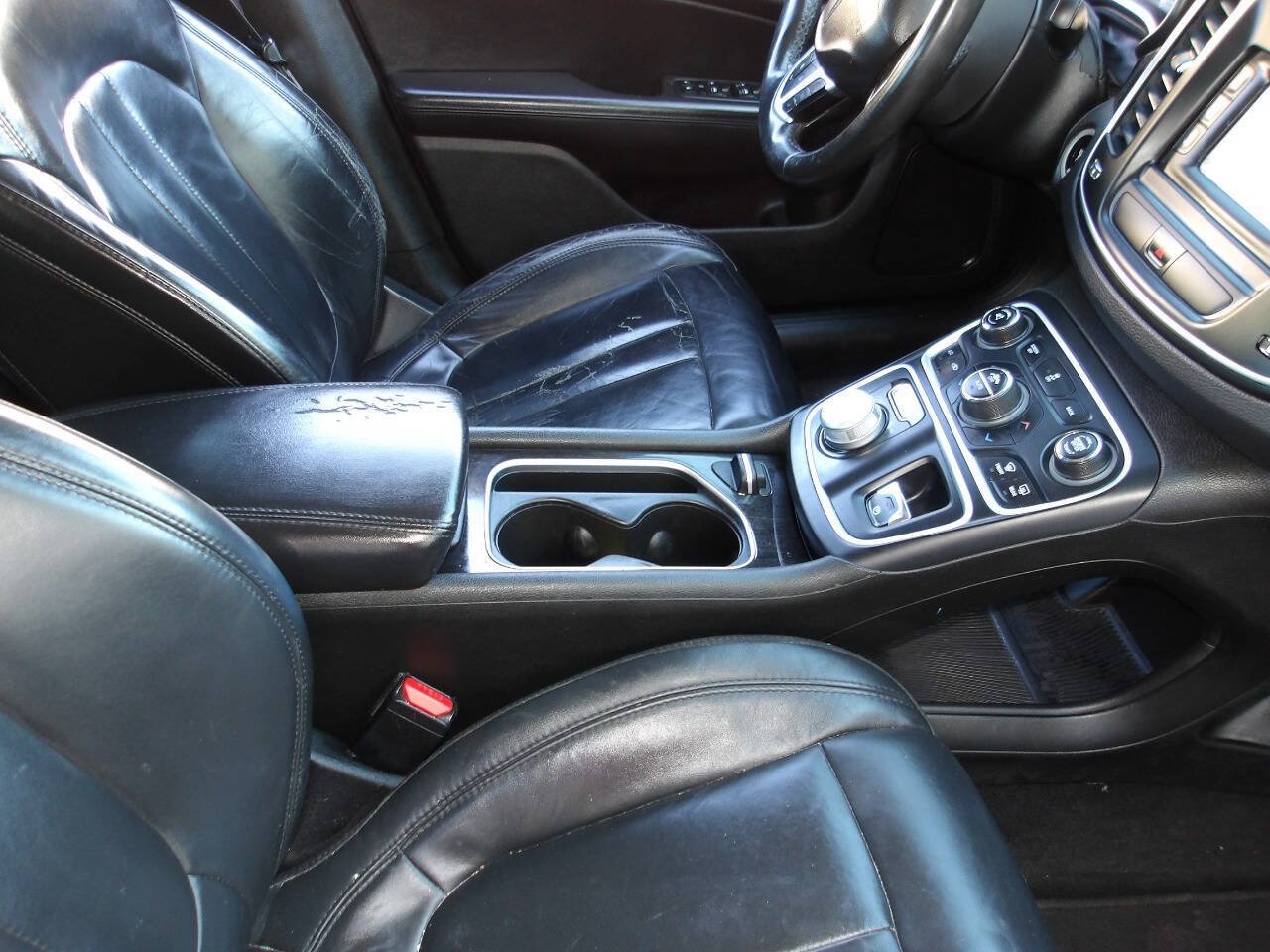 Used 2015 Chrysler 200 C FWD image 16