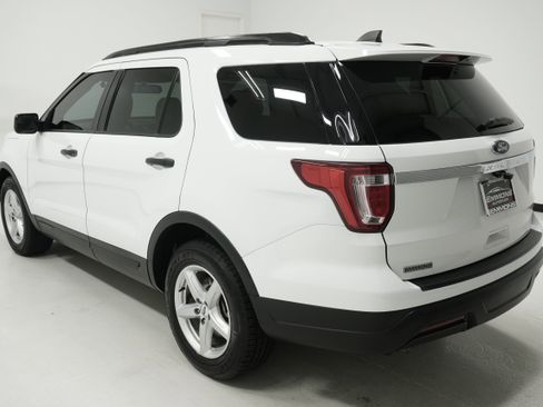 Used 2019 Ford Explorer FWD image 5