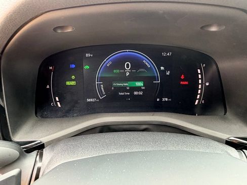 Used 2025 Toyota Camry SE FWD image 14