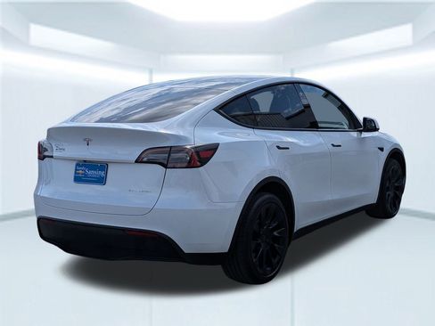 Used 2023 Tesla Model Y Long Range image 6