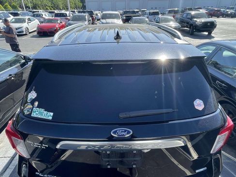 Used 2020 Ford Explorer Platinum image 16