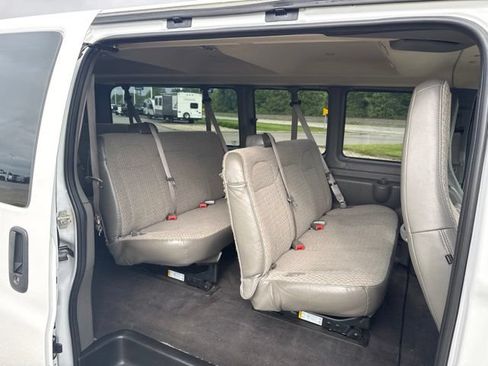 Used 2025 Chevrolet Express 3500 LT w/ LT Preferred Equipment Group RWD image 29