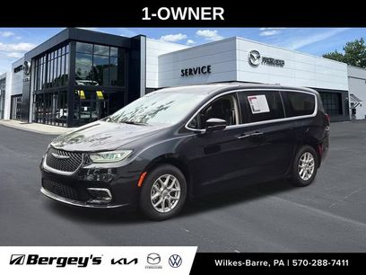 Used 2024 Chrysler Pacifica Touring-L