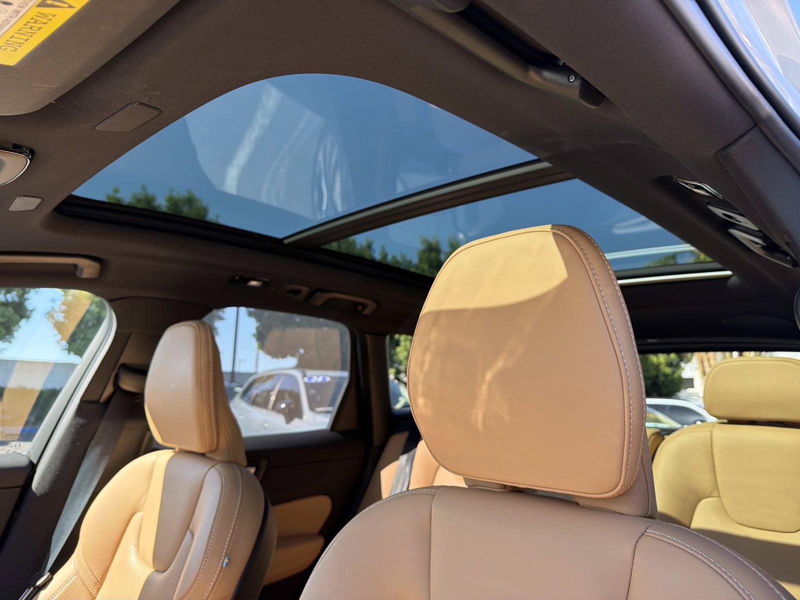 Certified 2023 Volvo XC60 T8 Ultimate w/ Climate Package AWD/4WD image 35