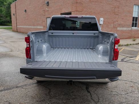 Used 2024 Chevrolet Silverado 1500 LT AWD/4WD image 7