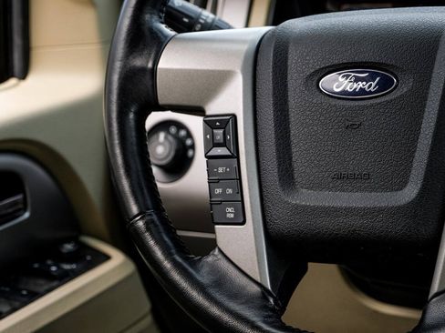 Used 2017 Ford Expedition Limited w/ Equipment Group 301A RWD image 18