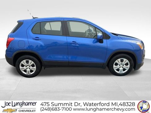 Used 2016 Chevrolet Trax LS FWD image 2