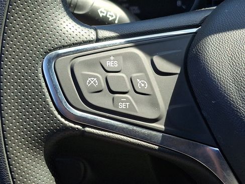 Used 2019 Chevrolet Equinox LT FWD image 21