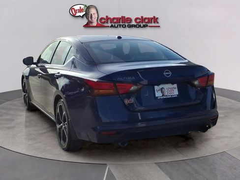 Used 2024 Nissan Altima 2.5 SR FWD image 3