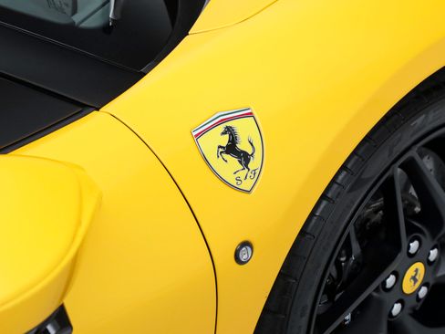 Certified 2022 Ferrari F8 Tributo RWD image 27