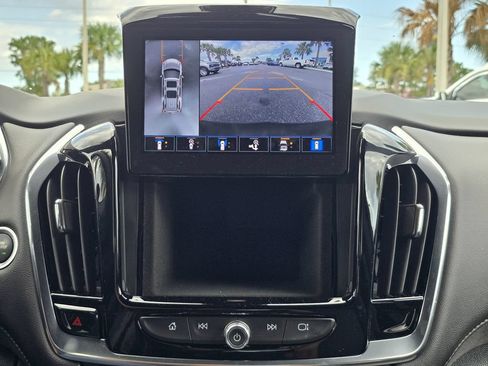 Used 2023 Chevrolet Traverse High Country FWD image 29