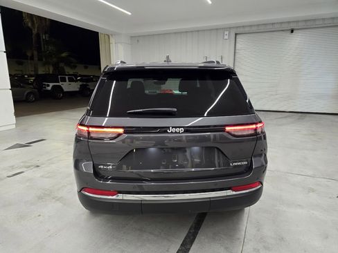 Used 2024 Jeep Grand Cherokee Laredo w/ Luxury Tech Group I AWD/4WD image 5