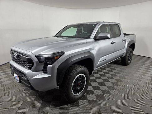 Used 2025 Toyota Tacoma TRD Off-Road image 1